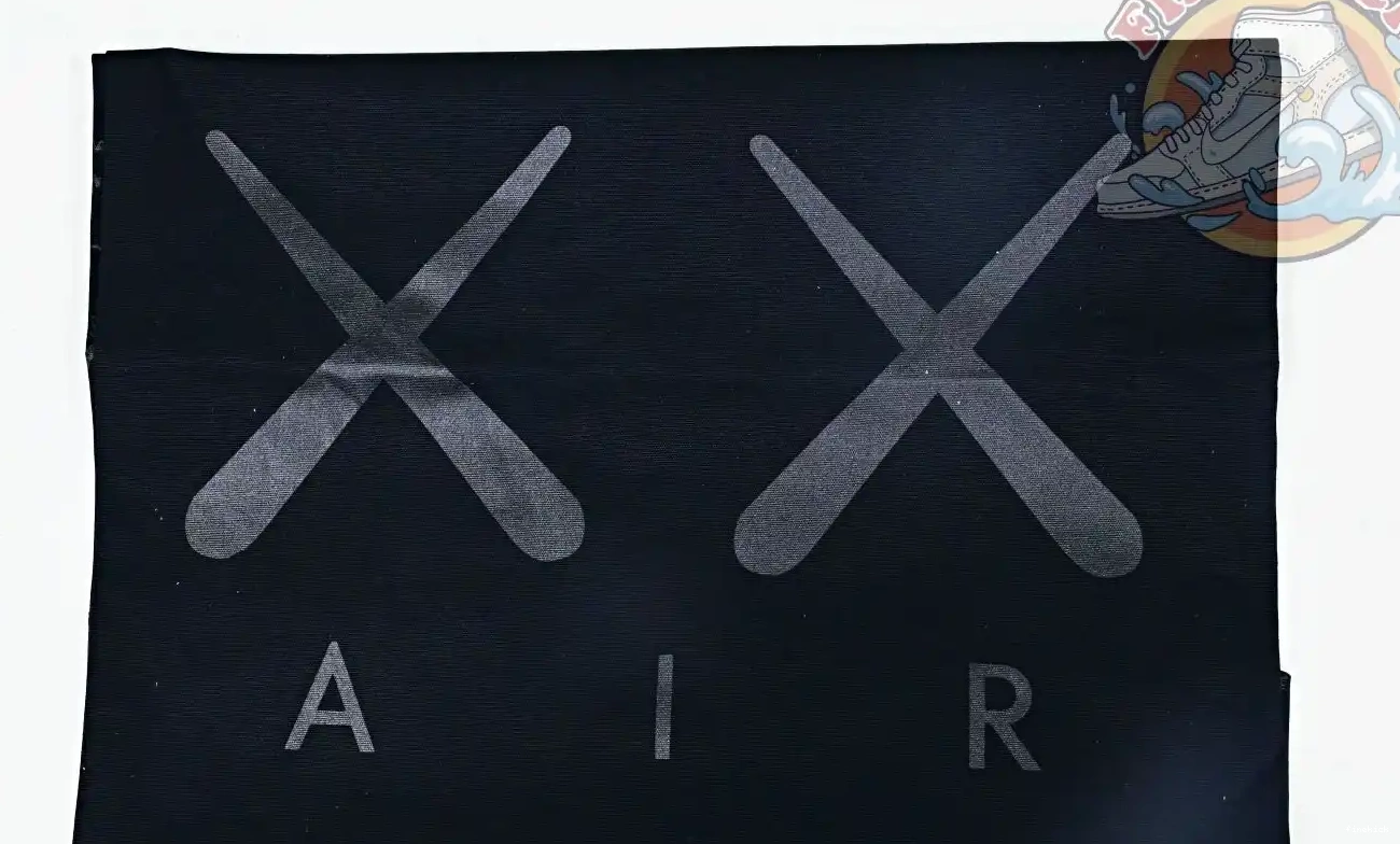 kaws Air 4 retro Jordan Jordan 0520